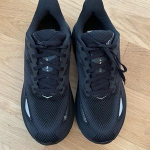 Hoka Clifton 9s